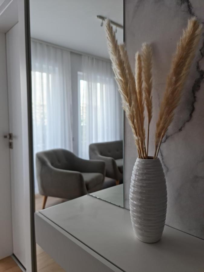 Sara Apartment オラデア エクステリア 写真
